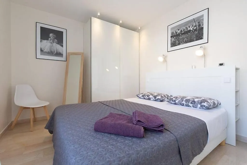 Le Corail Spacieux Avec Beau Et Ample Balcon, Au Centre, Ideal Pour Familles Et Petits Groupes Cannes